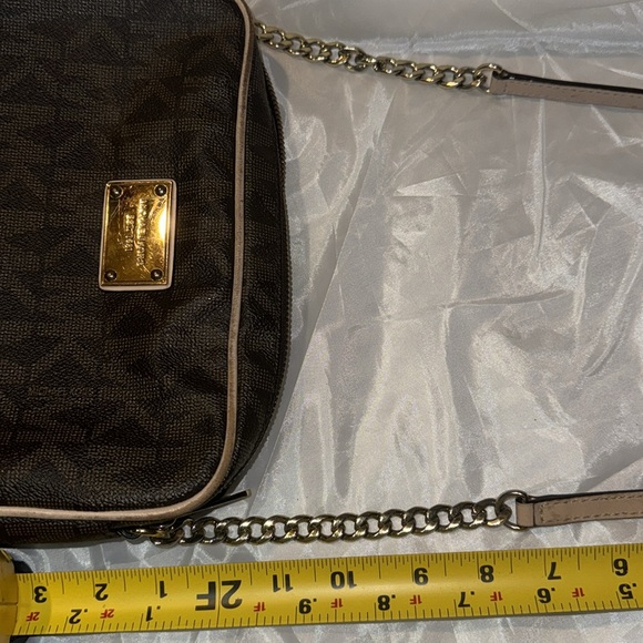 Michael Kors Crossbody - Picture 17 of 17